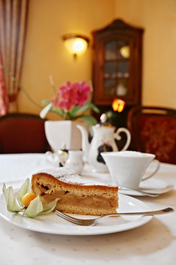 Rhoen Hotel Waldcafe St. Georg Staatsbad Bruckenau Bagian luar foto